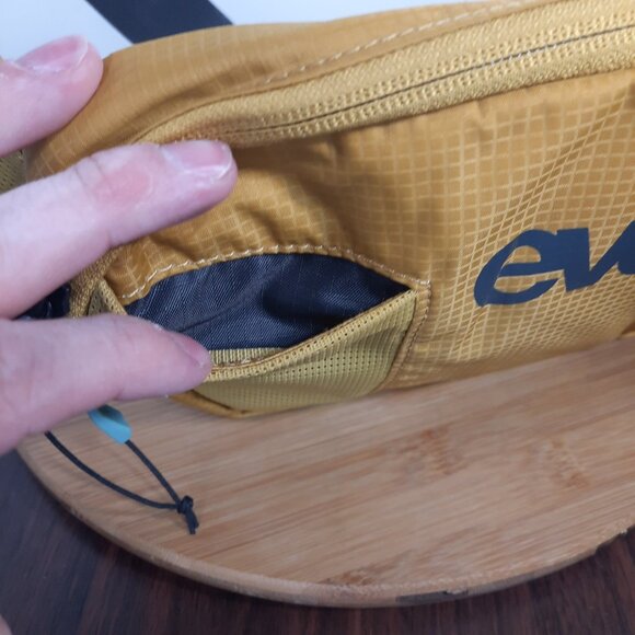 EVOC Hip Pouch Bag Loam Yellow Waist Fanny Pack Biking Hiking 1 Liter 1000ml - Picture 3 of 11